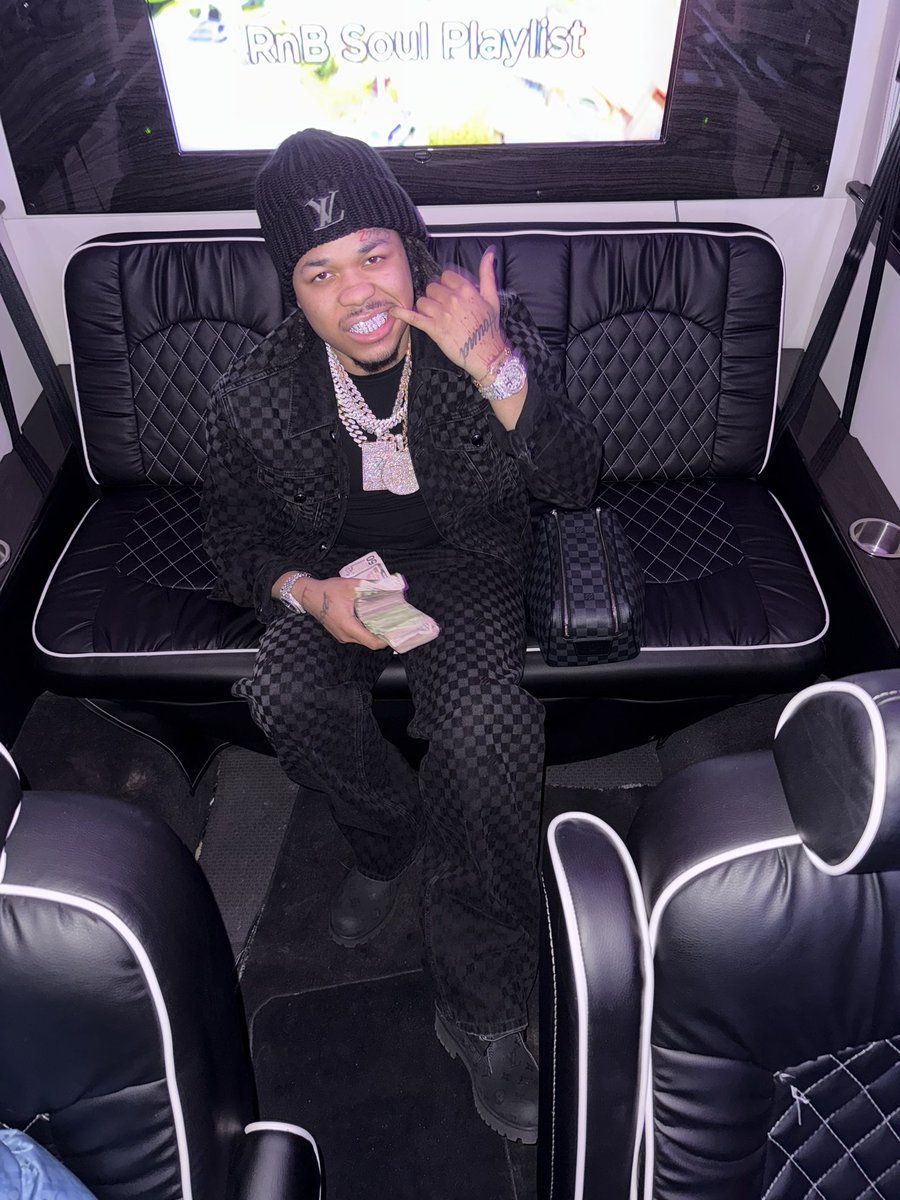 Bloodyhoundq50's tweet photo. CATCH 1 STRETCH 1 WHOEVER I 👀 I DONE PUT A COUPLE HUNNID IN MY JEEP🤷🏼‍♂️B4 I LET ANOTHA BTCH TELL ME SOM CHEAP ILL THROW VS1 ALL ON MY TEETH🥶..🚔 WATCHIN CLOSE ONLY REASON ITS PEACE ILL STILL 👏🏼 SOM NIGGA ON ME https://t.co/KOznH3G0vs