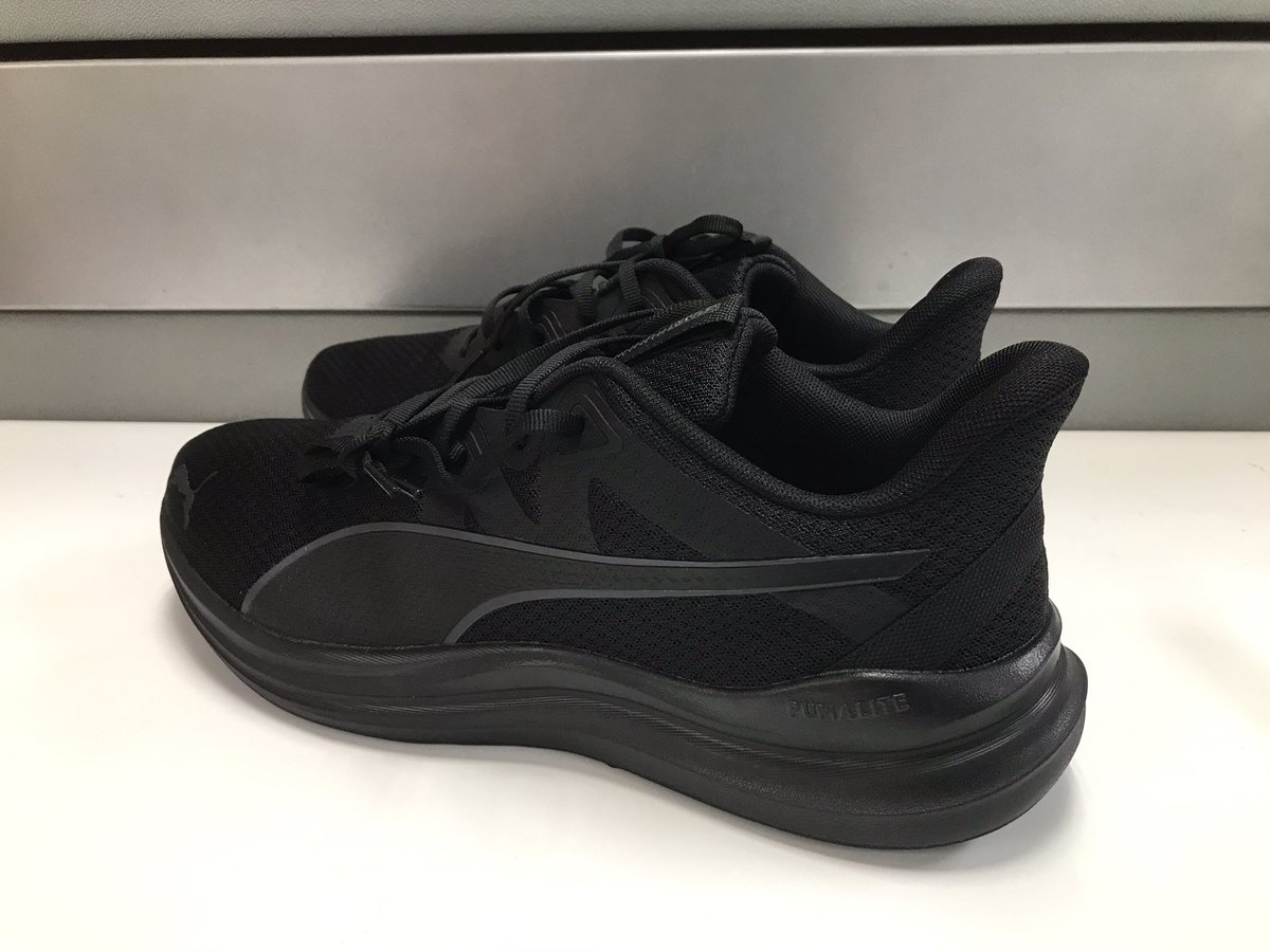 ir_irhas's tweet photo. @Frimawan Sepatu kekecilan ga jadi pake. PUMA RUNNING - REFLECT Lite BLACK 43 (28 cm) https://t.co/mlMJ9ichVD