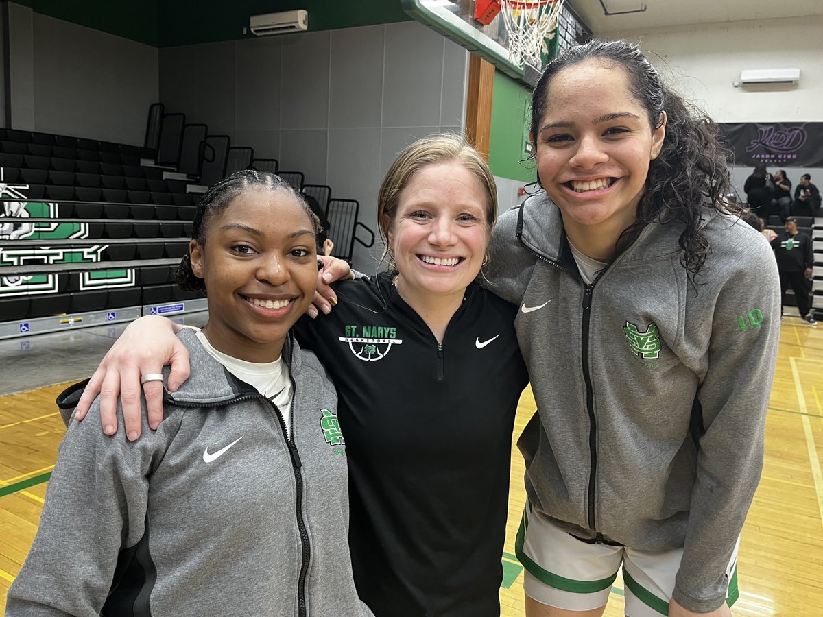 Congrats head coach Alle Moreno of Stockton St Mary’s for 100th career win. Senior Nyah Bunton and junior Evelini Smith both had strong outings in OT win tonight in NorCal D1 playoffs over Priory of Portola Valley.
