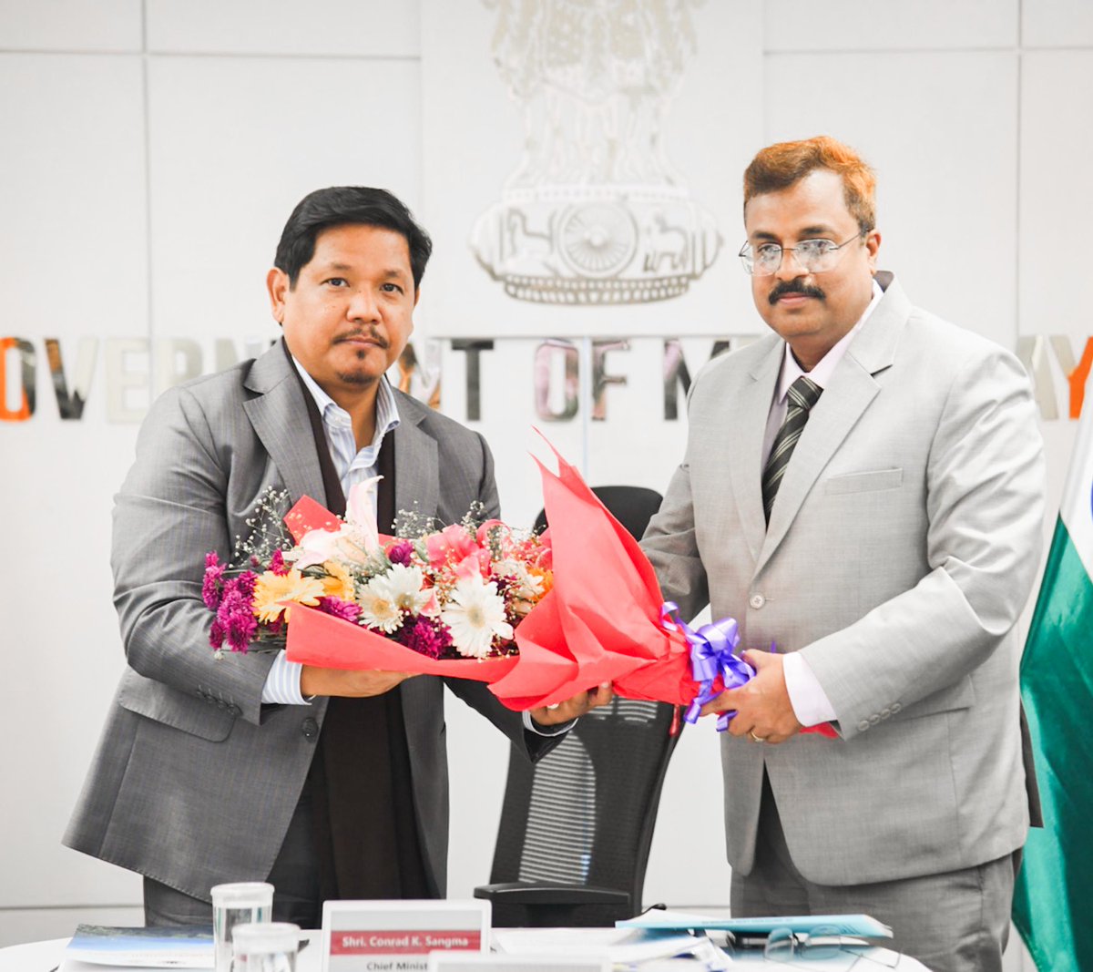 IIFCLProjects's tweet image. IPL CEO at launch of IPL prepared EDS Vision 2047 document with Hon&apos;ble CM Shri @SangmaConrad at Shillong.

EDS Vision shall become the blueprint for preserving Meghalaya identity, leveraging forest economy and creating livelihood in the region.

#Meghalaya #VisionDocument #EDS