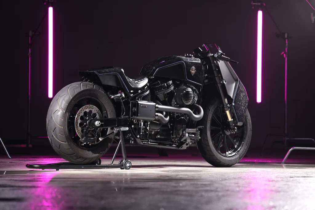 More <a href="/RoughCrafts/">Rough Crafts</a> geniune craftsmanship. Love or hate it you gotta admire the WORK.