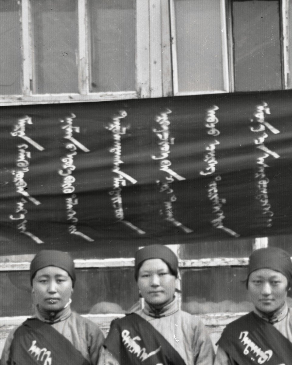 A vintage photo from Mongolia between 1920 and 1950, related to International Women's Day

instagram.com/p/DG4tuoHSeS4/…