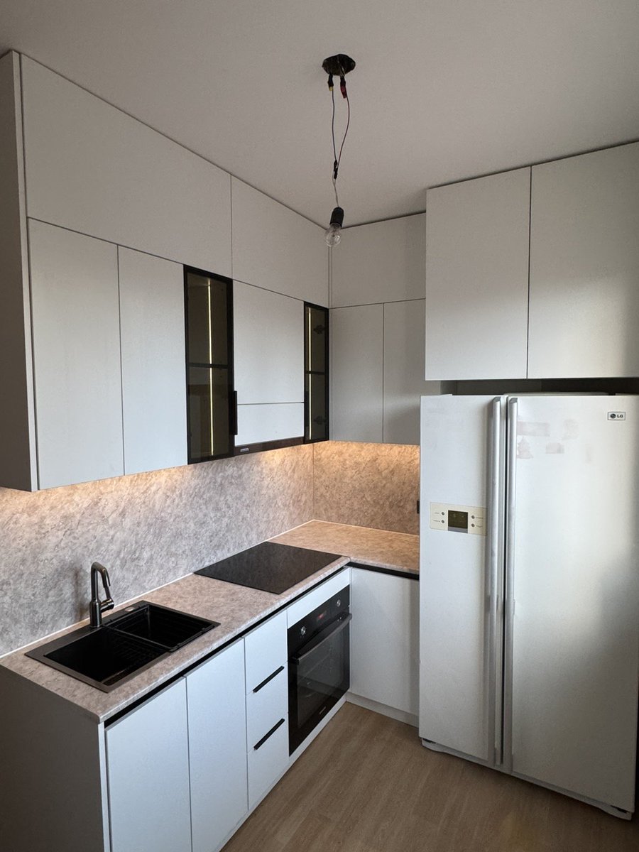 Гал тогооны тавилга 
Угсармалын 5 давхар байранд хийгдэв. 
Ашигласан материал : Орос Extra Verth хавтан 
Солонгосын Hansol брэндийн E0 хавтан 
Cream white өнгө, Скиф модон тавцан 
Утас : 8011-2326 
FB: Mebel Hub