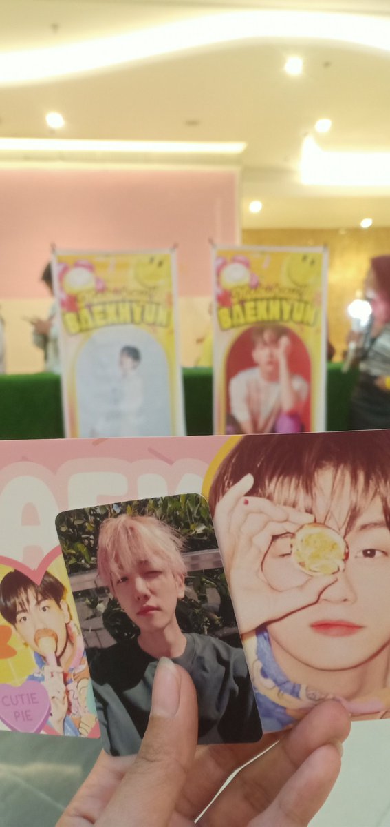 alwaysbeak's tweet photo. i love being a fangirl https://t.co/KCOzJ9gPiF