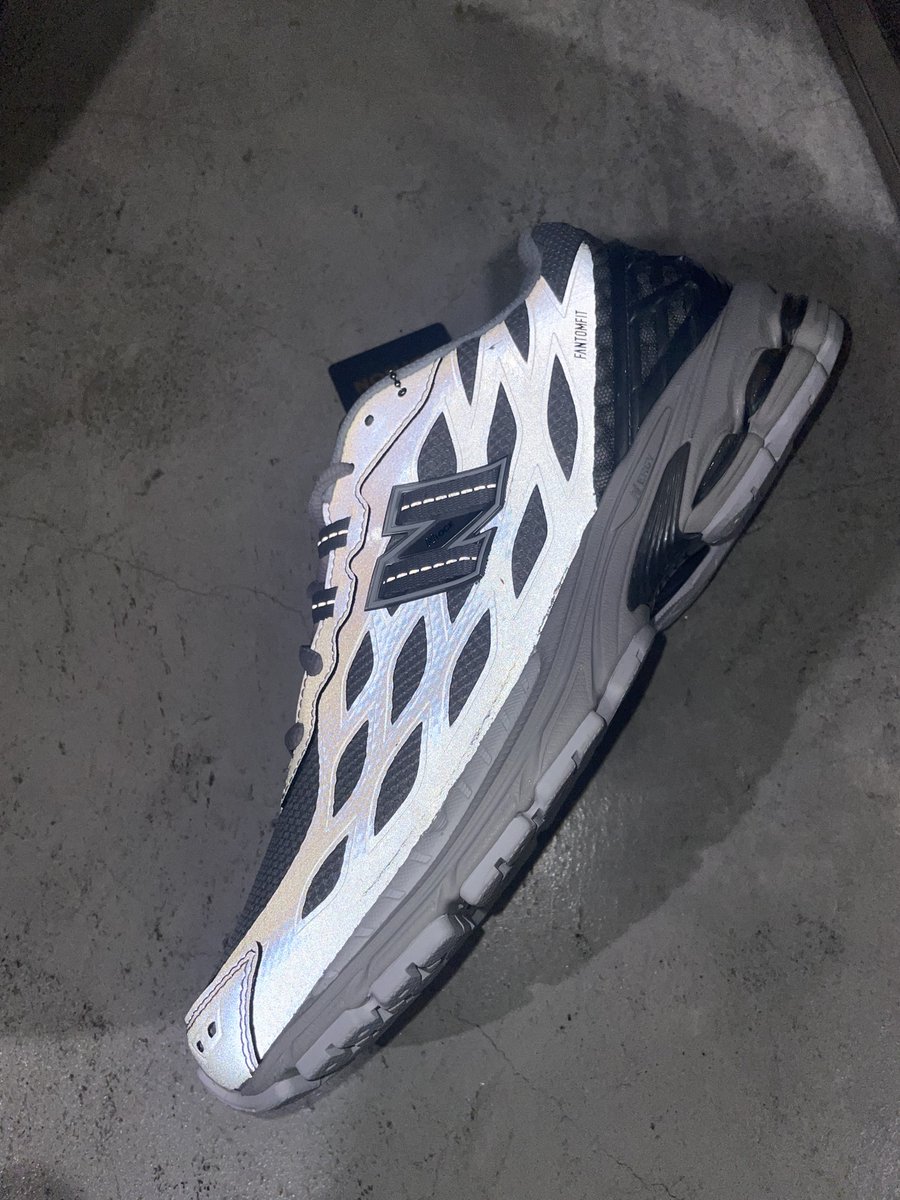 nb_SAPPORO's tweet photo. #U1906WFE
新シリーズ1906Wが入荷しました💁
リフレクター仕様でカッコいい1足に仕上がってます📷
是非店頭でお試しください‼️

【展開サイズ】
22.5cm〜29.0cm(D  widthのみ)
※限定品につき、お取り置き&amp;お取り寄せは出来ません https://t.co/CHL6JlhtbH