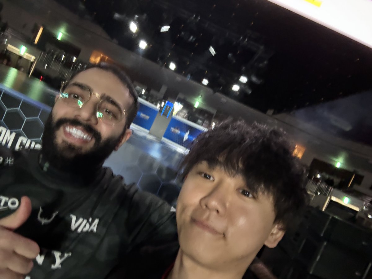 Shuto_fgc's tweet photo. なんとか天決めてルーザーズで抜けました！🎊
今日は満足いく内容出せて良かった！
明日にもいい風向きな気がする

そして今回の大会でアングリーと沢山話して彼のことがもっと好きになりましたわ！
一緒に頑張ろうなって話をしました！
最終日出し切るぞ！！
今日も応援ありがとうございました！🙇‍♂️ https://t.co/6q6X3HlilY