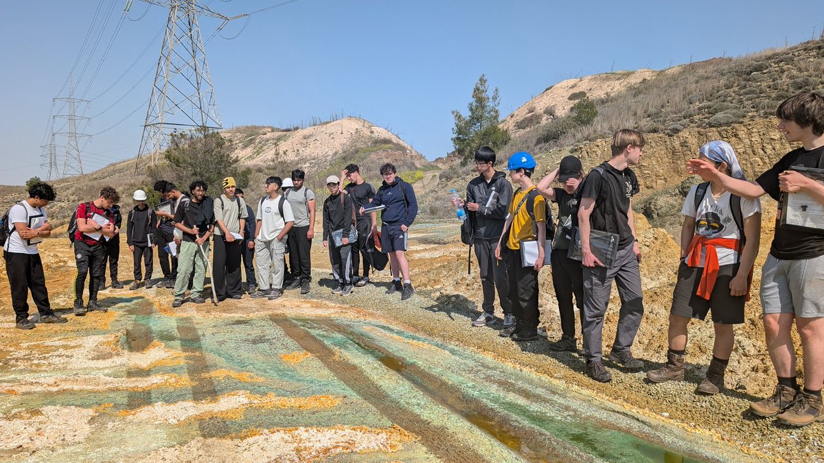 AGSB_Geology's tweet photo. Yesterday we had a focus on economic geology in the morning exploring Copper and Gold mines, before heading to a beautiful location with pillows cross cut by a dyke swarm. One more day in the field to go! #Geoliday #ThinkGeology https://t.co/oLwwrlfg0t