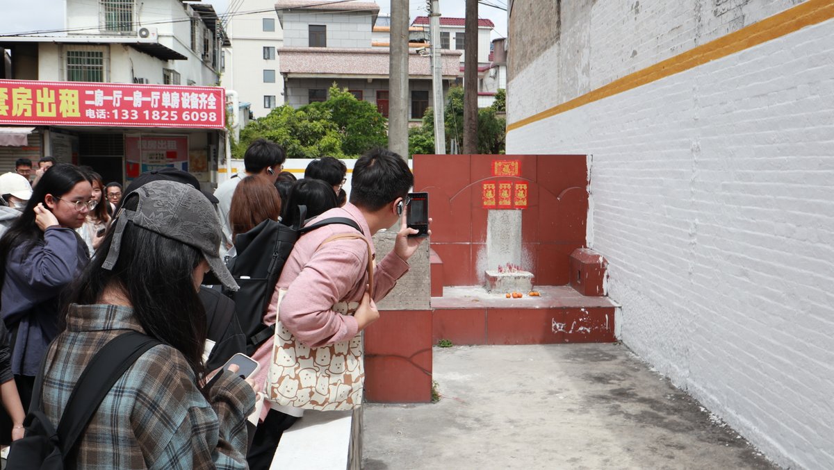 HIST5590 The Common People of Modern China field trip was held on 2 Mar 25. Prof. HE Xi and students visited Zhongshan and Jiangmen to view the changes daily life of "common people" in China.  #MACPH #CUHK #PublicHistory #ComparativeHistory