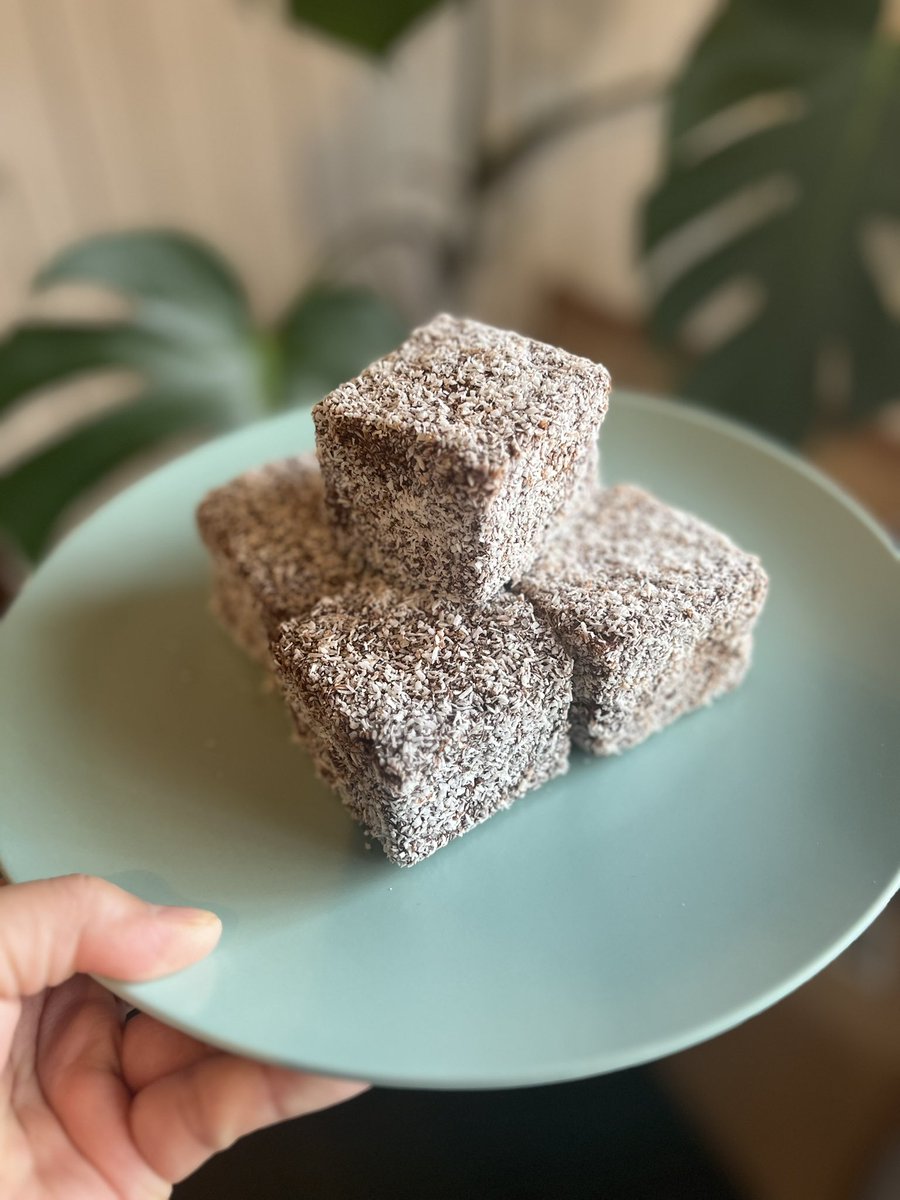 こちらはチョコレート。
#カフィドリアリティ
#岐阜カフェ
#ラミントンケーキ
#岐阜フラワーケーキ専門店
#遠方発送