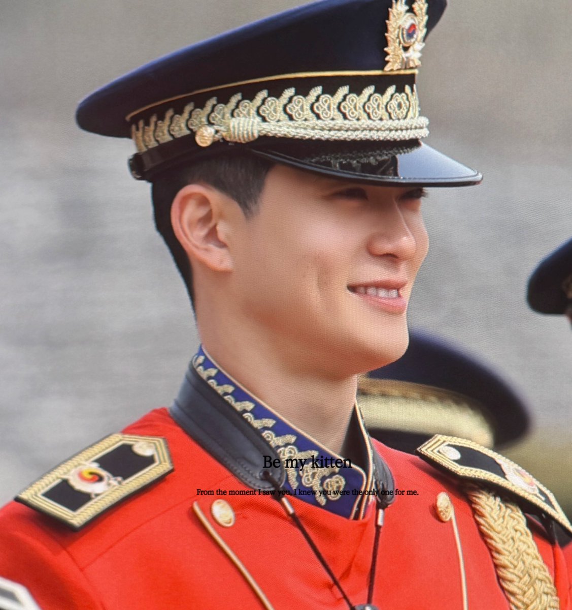 เก่ง หล่อ น่ารัก สุภาพ สง่า มีเสน่ห์ ร้องเพลงเพราะ เล่นตรีได้ แจฮยอนเหมาหมด