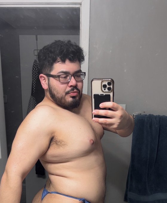 Watch callmebabyboi's leaked NSFW photo on TwXstars