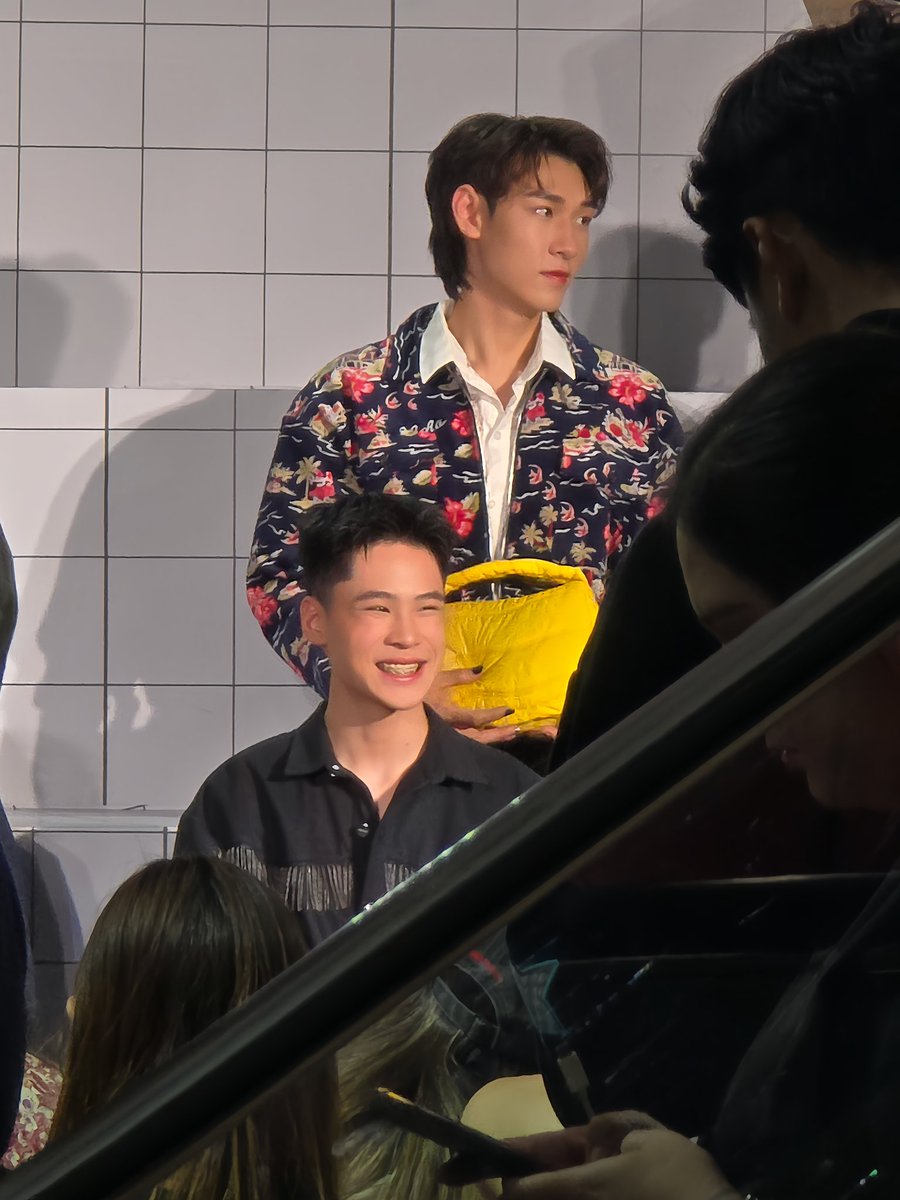 TingPaiThaw's tweet photo. น้องๆน่ารักมาก

ABSOLUTE SIAM X FRIDAY AT SIAM CENTER
 #AbsoluteSiamxFridayCollege
#njprompt #bentenpattara #chokditheechok #vvolkvo #ccoptterr #icenattaon #tactod_ #tobyyav #ttheechula #ethexrth
#Tia51 #LoveSick2024 https://t.co/NxUwmOKhel