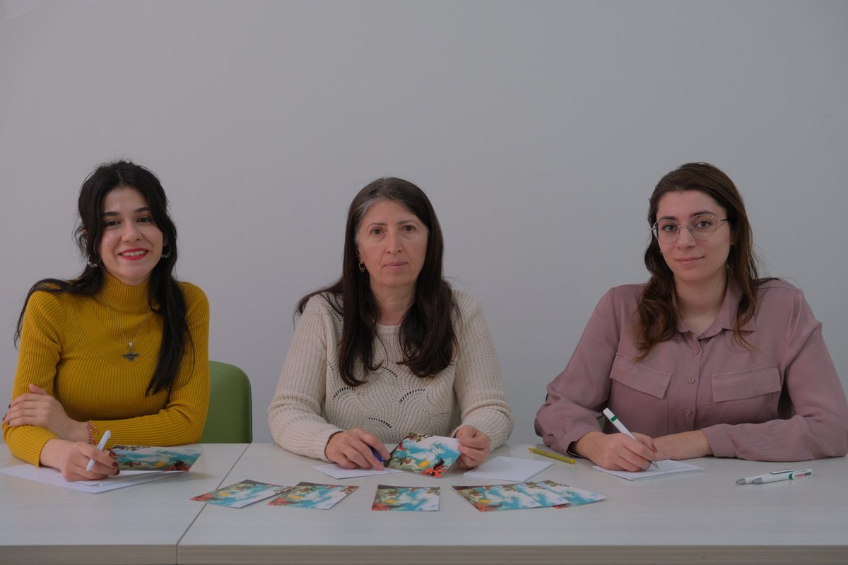 8 Mart Dünya Kadınlar Günü vesilesiyle, 

Hapishanelerde tutulan mahpus kadınlara dayanışma kartlarımızı gönderdik.

#JinJiyanAzadî