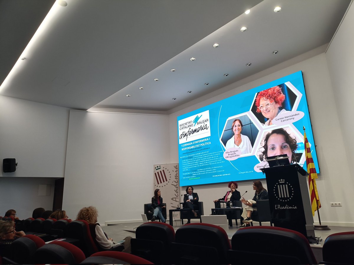 Després d'un bon esmorzar, seguim amb #JornadaPolíticaSCBI! És el torn de "Lideratge infermer: experiències d'èxit", amb 3 infermeres 🔝: <a href="/BruguesAlba/">Alba Brugues Brugues</a>, Carme Hernández i Gloria Rius. Molt contentes de tenir l'oportunitat d'escoltar-vos!