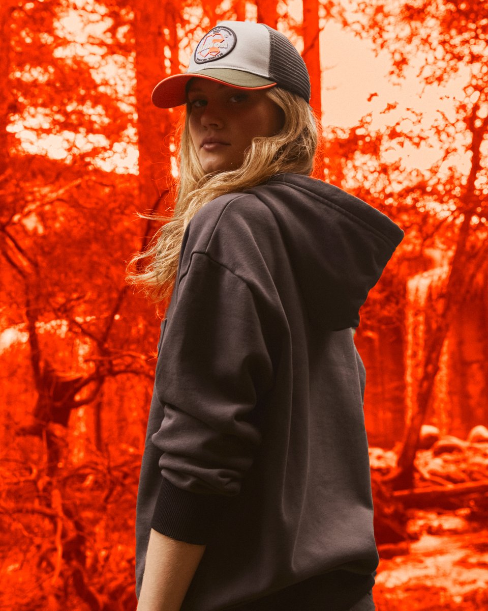 ✌️ Our sweatshirts, made from sustainable materials 🌱 are here to bring comfort to your everyday life while staying true to your style 😜 kimoa.com/collections/sp…
