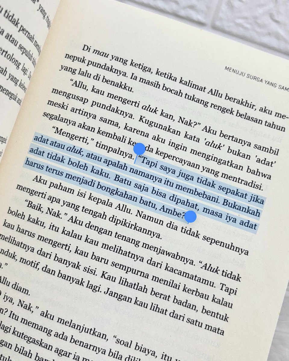 alunissace's tweet photo. solusi dari pengen baca buku yang susah banget dicari adalah minjem ke @RabitMembaca karena literally prosesnya cepet, gratis, dan gak ribet!

thank you kak @delasyahmareads yang udah berkenan minjemin buku keren ini! akhirnya bisa lanjutin baca Puya ke Puya 😭
#RabitBacaKeliling https://t.co/VuYfhFPFK4