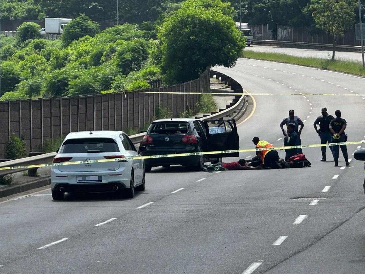 BREAKING NEWS | A suspect has been shot dead after a pursuit by police and security teams.

Two of his accomplices are wounded, while another has been arrested. 

According to initial reports, four suspects in a black Golf had just committed an armed robbery in the Sydenham area.