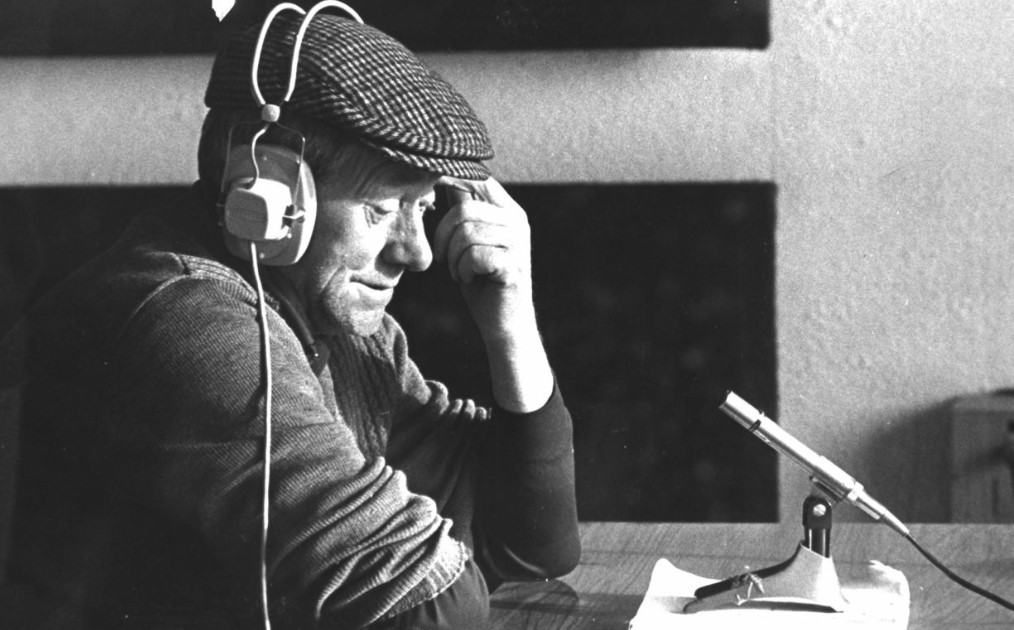 Learn about Canúint a project that makes archive recordings of Irish language dialects available online and will be launched this afternoon 
rte.ie/b/1499960  #seachtainnagaeilge