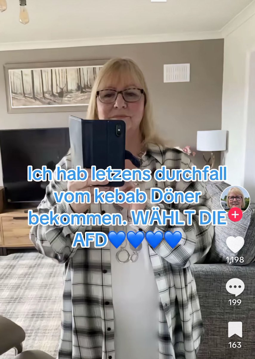 Sprühstuhl nach Döner. Deshalb #AfD 🤡