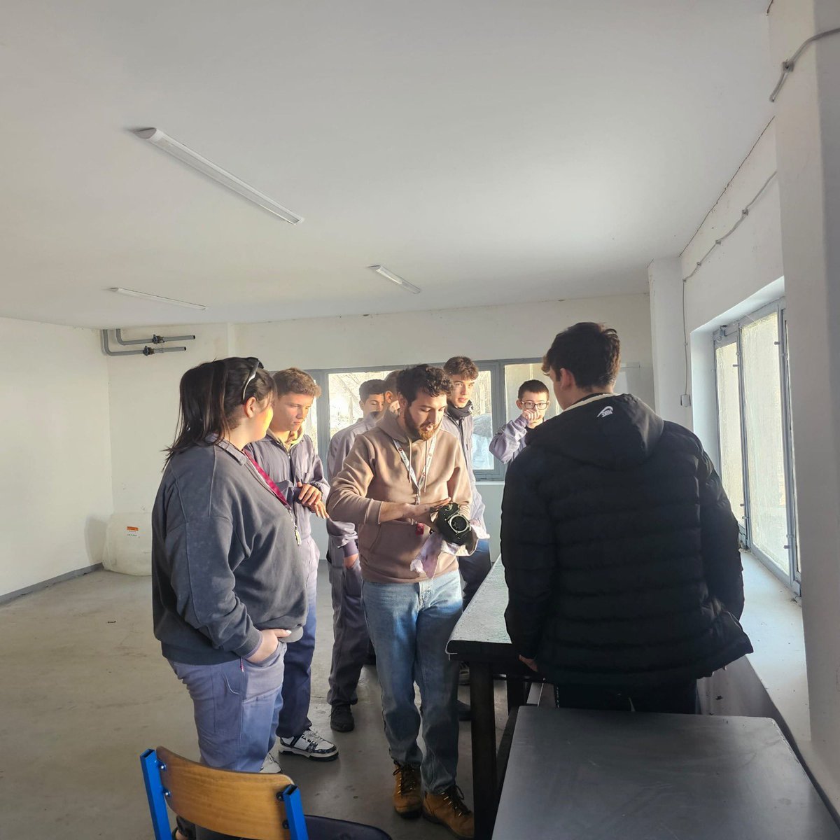 ispartamem's tweet photo. Müdürlüğümüzün Erasmus kısa ve uzun dönem öğrenci staj programı kapsamında Macaristan'da bulunan Keçiborlu Uçak Bakım Teknolojisi Mesleki ve Teknik Anadolu Lisesi öğrencilerimiz, gerçekleştirdikleri çalışmlarla uçakların basınç ve yakıt sistemlerinin kontrol edilmesi, barometrik hesaplamalar, referans değerlerinin tespit edilmesi konularında teorik ve uygulamalı bilgiler edindiler.
@tcmeb 
@Yusuf__Tekin 
@ISPARTAVALILIK
@Abdullah_Erin47 
@recai_ocak