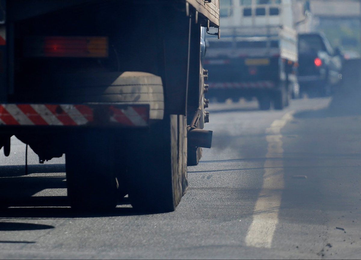 Abolire il divieto di traffico notturno dei tir sull'autostrada del Brennero in Tirolo. Lo chiede la "Wirtschaftskammer", la Camera di commercio austriaca che appoggia quanto chiesto da Italia e Baviera in merito. La “Wirtschaftskammer” con questa presa di posizione si mette