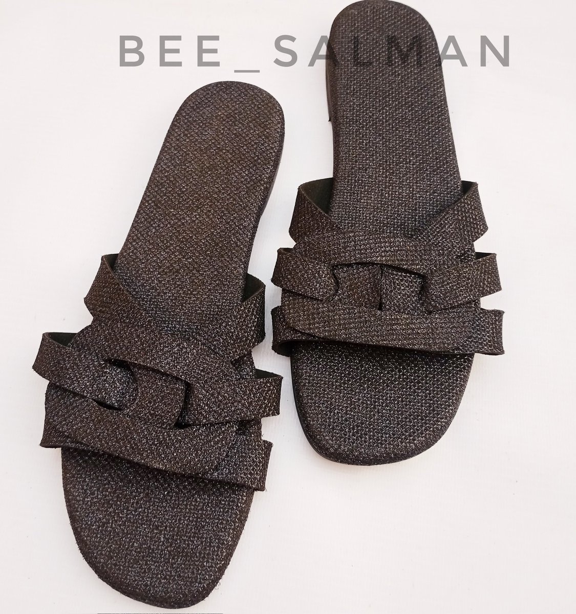 habeesalman's tweet photo. Ladies Slide 
Price: 6,500
Location: Kaduna 
Worldwide delivery 🚚🚚 

Please repost 🙏 🙏 https://t.co/ZOWWvDk293