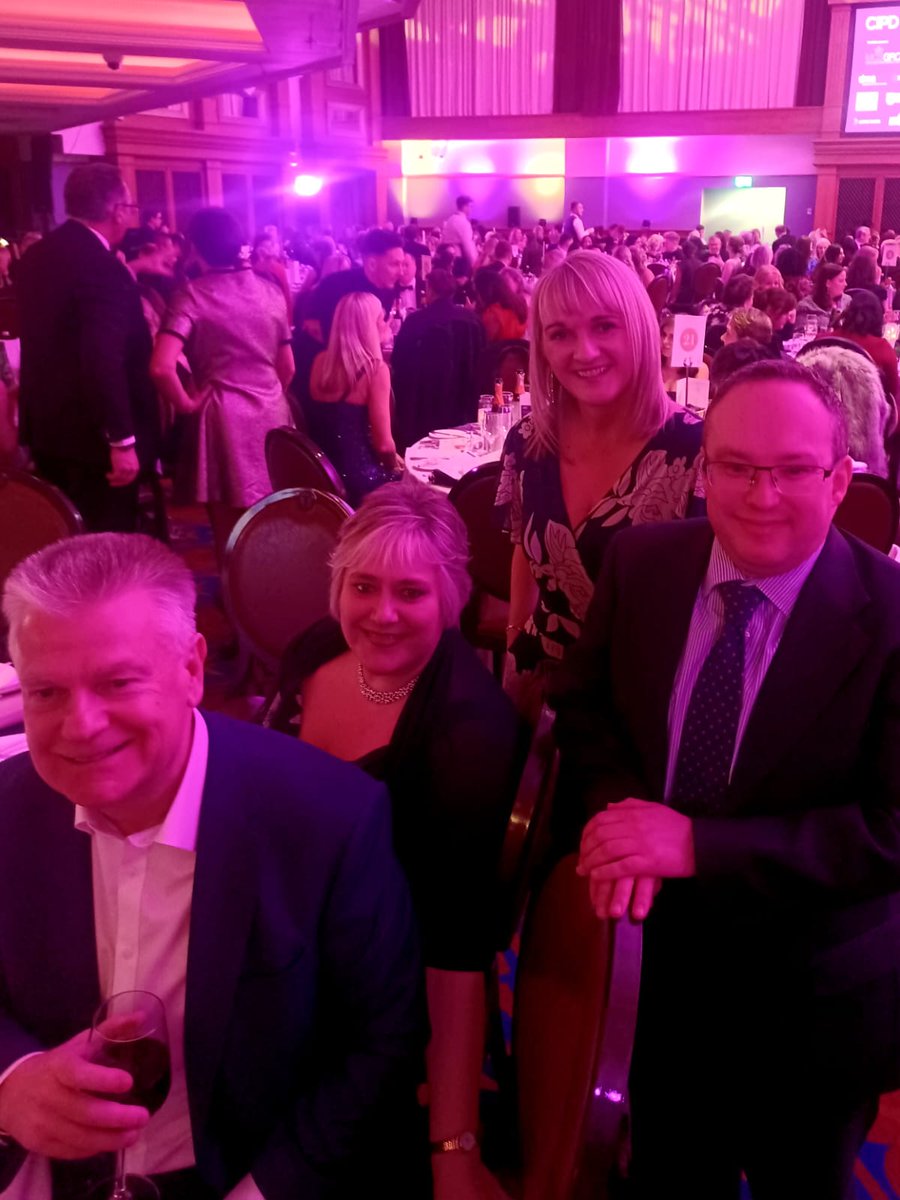 Hilary Scott tweet media