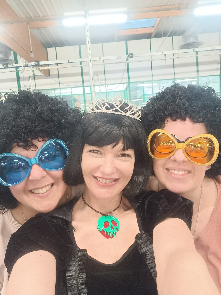 Exxelia's tweet image. 🎭 What if electronic components had a carnival too? 🎭

#ElectronicComponents #CarnivalVibes #WorkAndFun #PrecisionWithPassion #TeamExxelia