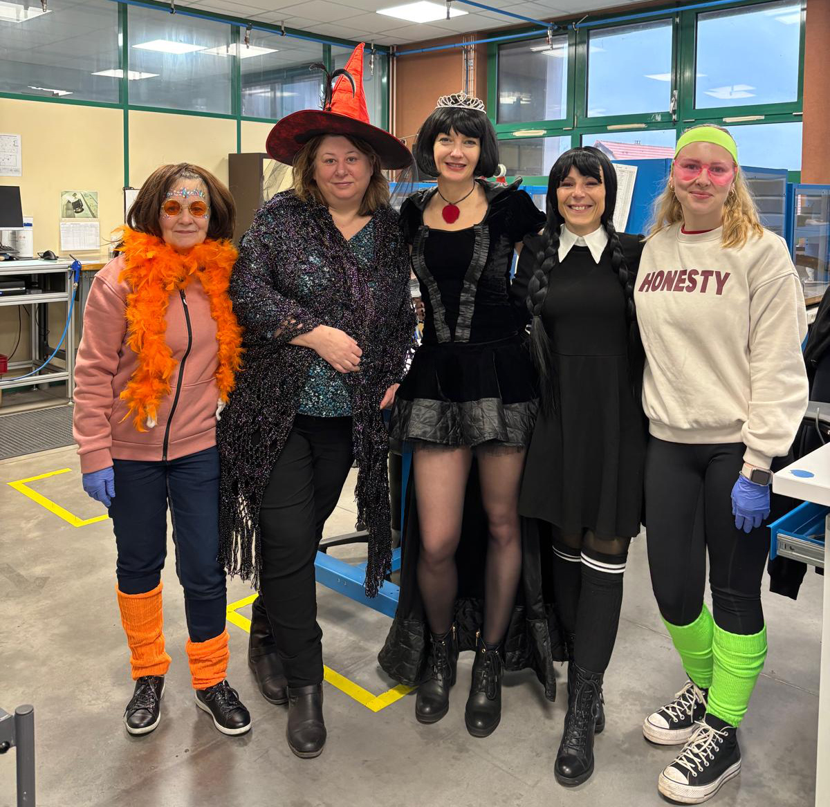 Exxelia's tweet image. 🎭 What if electronic components had a carnival too? 🎭

#ElectronicComponents #CarnivalVibes #WorkAndFun #PrecisionWithPassion #TeamExxelia