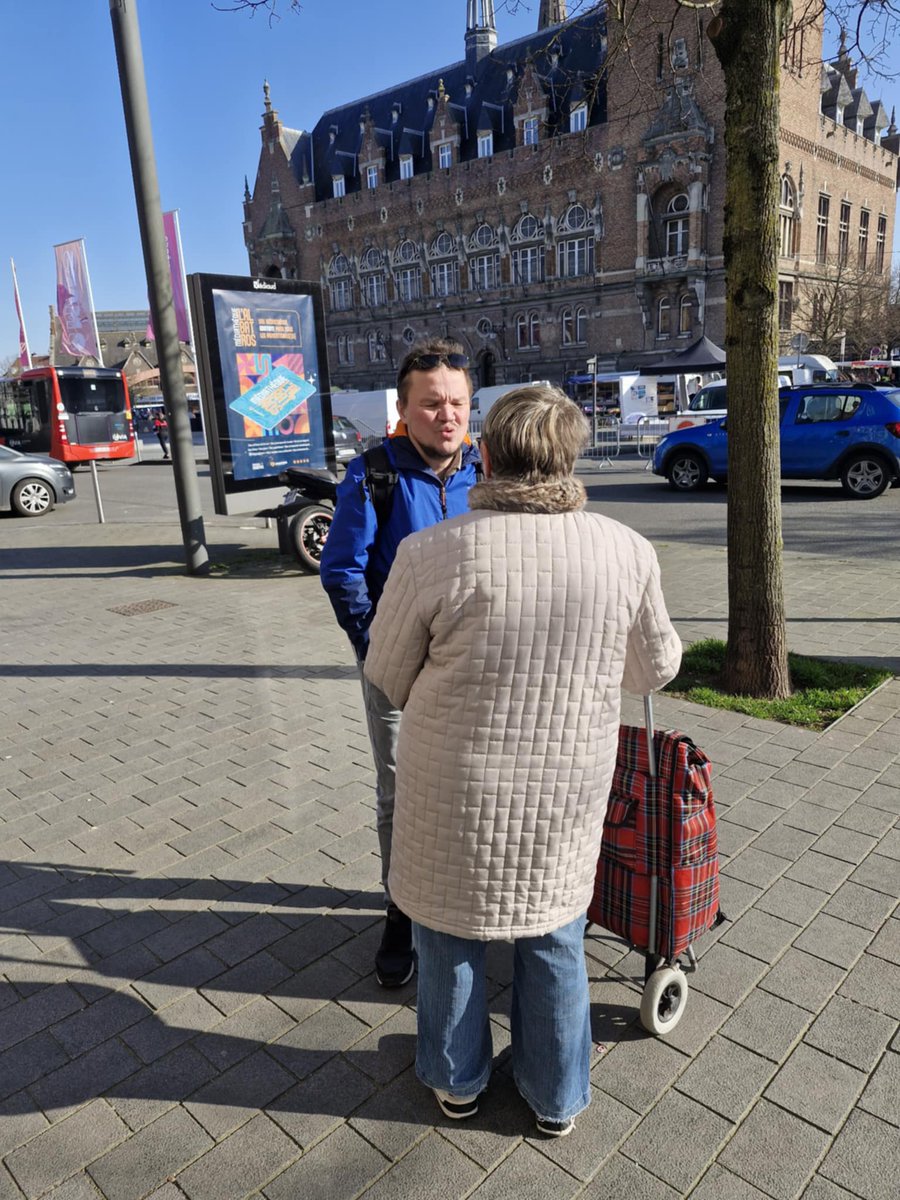 RJonathan59's tweet photo. Ce matin l'équipe #RN59 d'Armentières fut prèsent pour tracter #NONauMERCOSUR .
Beaucoup d'Armentièroises et d'Armentièrois d'accord pour défendre nôtre agriculture française.
#circonscription5911 @BVerbrugghe @J_Bardella @sebchenu @groupeRN_off @RN_Nord59 @RNational_off https://t.co/rIA5JYe6Ds