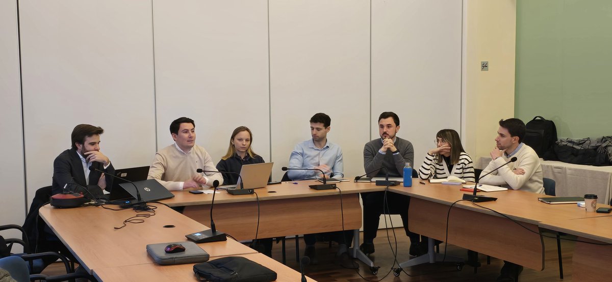 Clase participativa de <a href="/NBerberana/">Narciso Berberana</a> <a href="/veolia/">Veolia</a> en #AEL sobre #economia regenerativa. Necesitaremos adaptanos al cambio climático. Son necesarios modelos regenerativos.

Participación de los alumnos y las alumnas en equipos de trabajo

#liderazgo #sostenibilidad