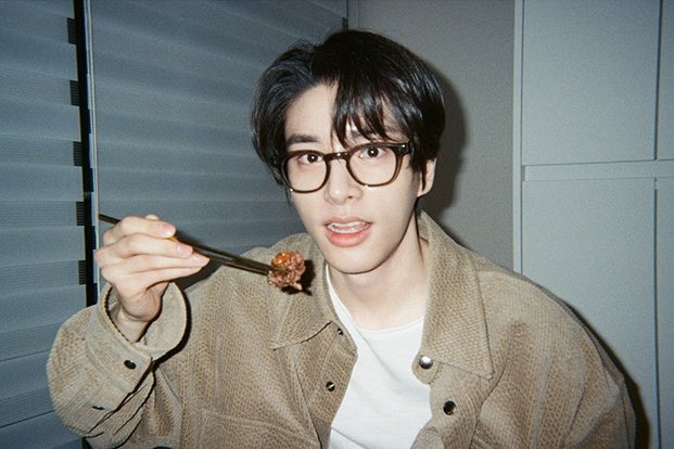 밋 tweet media
