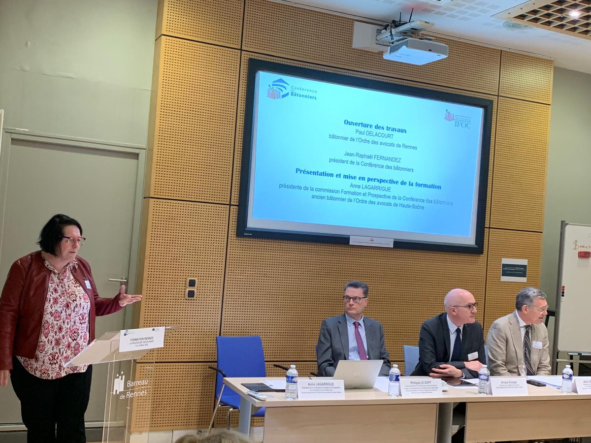 𝗖’𝗲𝘀𝘁 𝗽𝗮𝗿𝘁𝗶 𝗽𝗼𝘂𝗿 𝗽𝗼𝘂𝗿 𝗹𝗮 𝗽𝗿𝗲𝗺𝗶𝗲̀𝗿𝗲 𝗷𝗼𝘂𝗿𝗻𝗲́𝗲 𝗱𝗲 𝗳𝗼𝗿𝗺𝗮𝘁𝗶𝗼𝗻 “𝗟𝗮 𝗽𝗿𝗼𝗰𝗲́𝗱𝘂𝗿𝗲 𝗱𝗶𝘀𝗰𝗶𝗽𝗹𝗶𝗻𝗮𝗶𝗿𝗲”

Aujourd’hui, cap sur Rennes pour le lancement de la formation “La procédure disciplinaire” organisée par la Conférence des