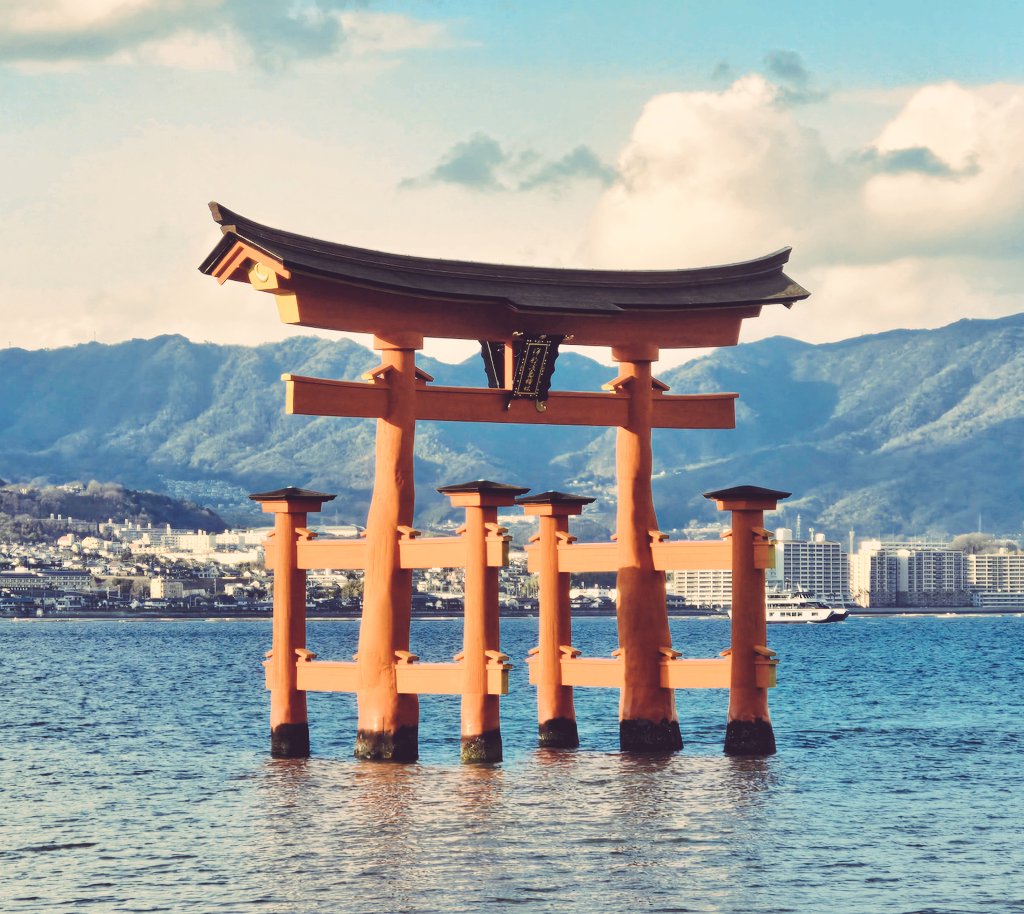 One of 'The Three Views of Japan': the Torii Gate at Miya-jima, which marks the whole of this beautiful island as sacred. #japanendlessdiscovery 🇯🇵😍