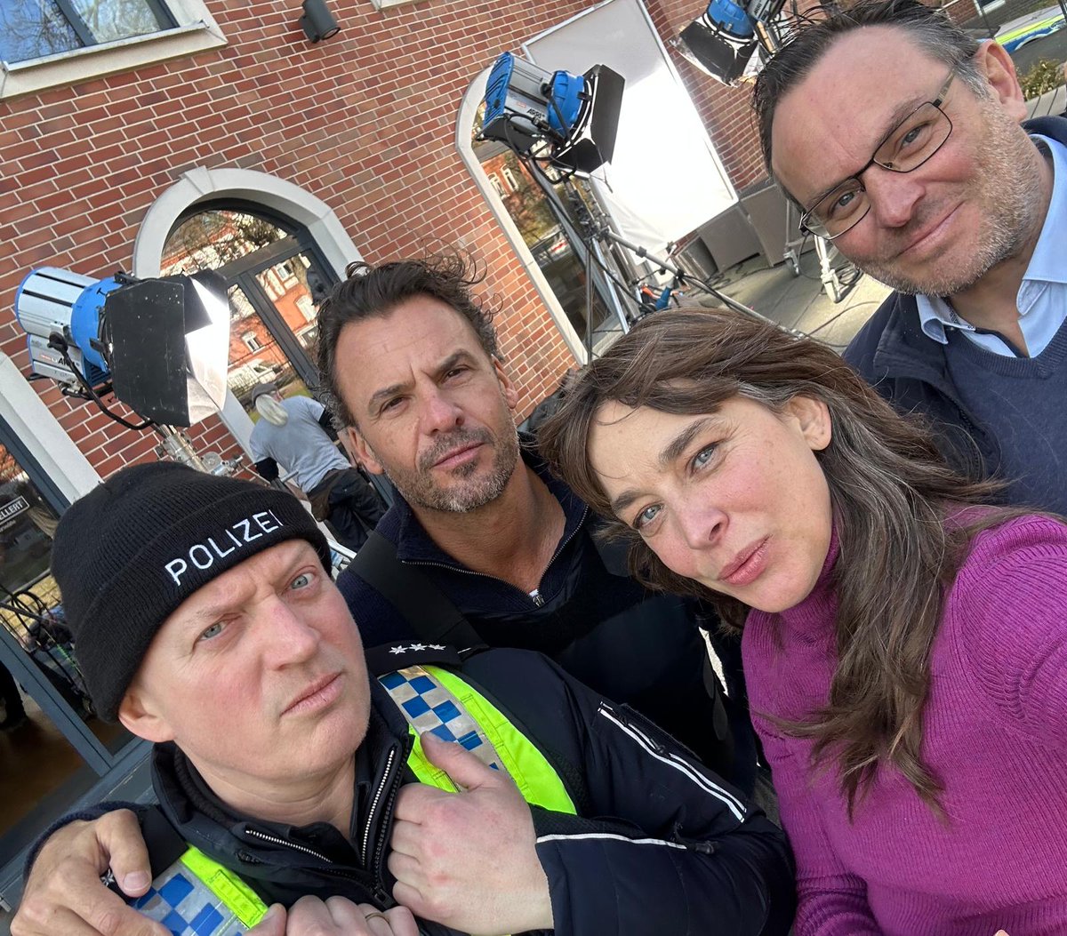 HeynertJosef's tweet photo. Name this band!

#namethisband #stephanluca #catherinebode #sebastiangeissler https://t.co/KOCxNgfmsH