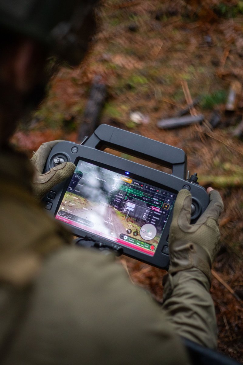 FierEtVaillant's tweet image. FA DRONE • Nos Bisons prennent de la hauteur ! Retour en images sur la formation d’adaptation (FA) drone. 

#fieretvaillant #infanterie #9ebima
@armeedeterre @ArmeesNoA

Devenez Bison !
126ri.recrutement.fct@intradef.gouv.fr