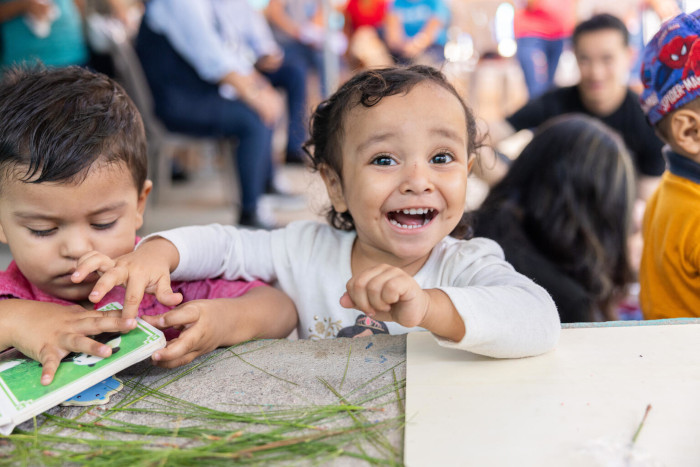 UNICEF ComitéCLM (@unicef_clm) on Twitter photo Las divulgadoras <a href="/luciapediatra/">Dra. Lucía Galán (Lucía mi pediatra)</a> <a href="/boticariagarcia/">Marián García</a> y Laura de <a href="/malasmadres/">malasmadres</a> viajarán a Guatemala para conocer el trabajo que lleva a cabo UNICEF para que ninguna niña sufra discriminación y todas tengan las mismas oportunidades en la vida
unicef.es/noticia/divulg…
#UNIDASporlasNiñas Las divulgadoras <a href="/luciapediatra/">Dra. Lucía Galán (Lucía mi pediatra)</a> <a href="/boticariagarcia/">Marián García</a> y Laura de <a href="/malasmadres/">malasmadres</a> viajarán a Guatemala para conocer el trabajo que lleva a cabo UNICEF para que ninguna niña sufra discriminación y todas tengan las mismas oportunidades en la vida
unicef.es/noticia/divulg…
#UNIDASporlasNiñas