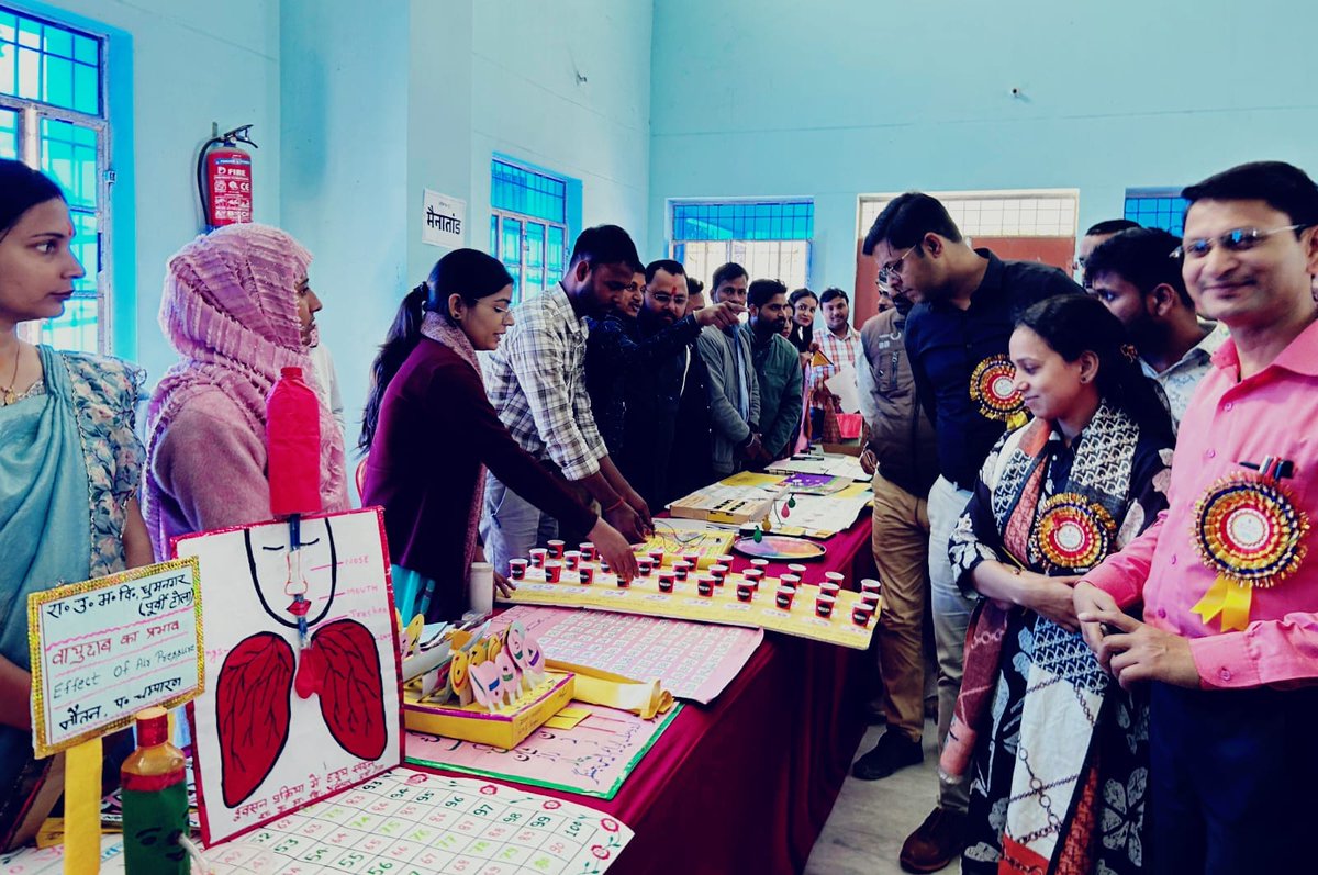 जिला स्तरीय निपुण TLM मेला में 100 से भी ज्यादा TLM की प्रदर्शनी का अवलोकन, स्वयं जिला शिक्षा पदाधिकारी द्वारा किया गया।