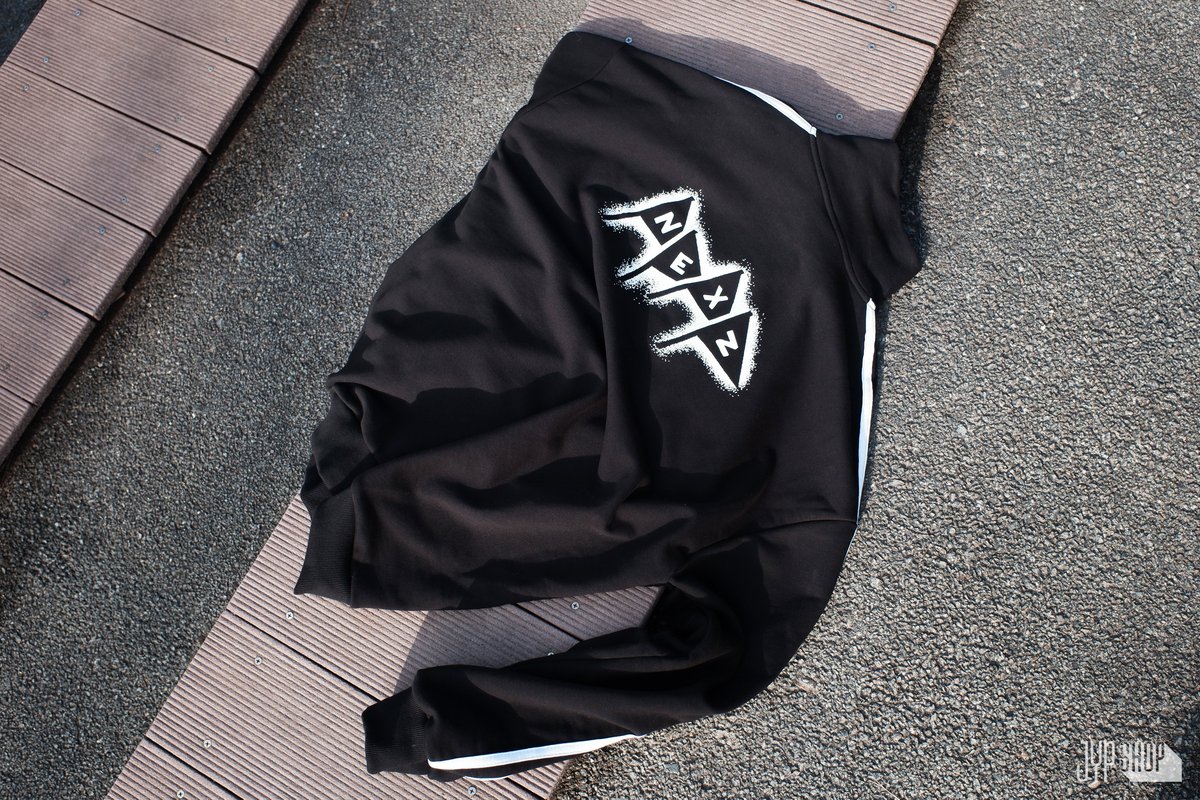 the_FANSSHOP's tweet photo. NEXZ 1st FAN MEETING
βΆβ ππππ ππππ ππππππ ββΆ
OFFICIAL MERCH ONLINE SALESπ«π
οΌ
ν¬λ―Έν
μ μΆμ΅μ΄ κ°λ λ΄κΈ΄ MERCHμ
μ¬λμ€λ¬μ΄ NEXZOO μΉκ΅¬λ€κΉμ§γ°οΈ
β€οΈπ§πββ¬π»ββοΈπΎπ¦πΏοΈπ¦¦β€οΈ
οΌΌ
μ¨λΌμΈ μμ½ νλ§€ λ§κ° D-2πβοΈ
μ§κΈ JYP SHOPμμ λ§λ보μΈμ!
πhttps://t.co/vCdOcowsFg
#NEXZ
#NEXZ_1st_FANMEETING
#NEXZ_HIGH_SCHOOL
#JYPSHOP #μ§μ΅