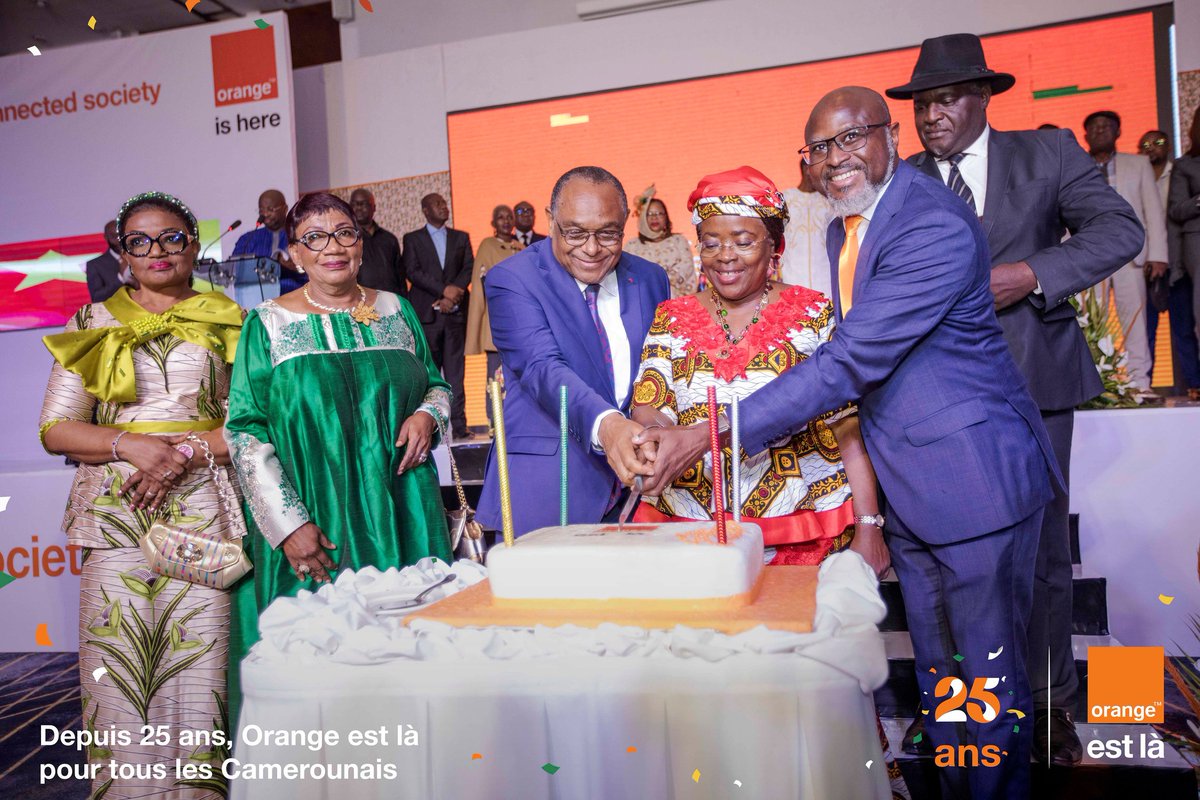 Orange_Cameroun's tweet photo. 📸 25 ans d’impact au Cameroun

Retour en images sur la soirée de présentation de l’empreinte socio-économique d’Orange Cameroun.

Merci à tous pour votre confiance et votre engagement à nos côtés !

#OrangeEstLà https://t.co/zLs3vnOhVo