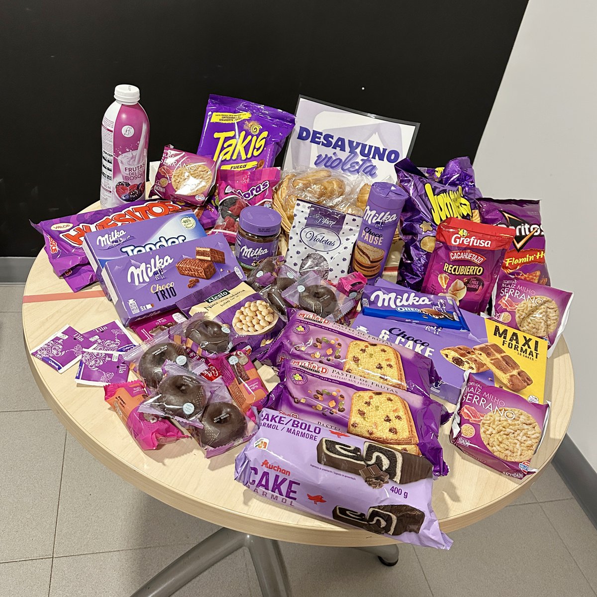 Hoy adelantamos el #DiaDeLaMujer con nuestro 'Desayuno Violeta', vistiendo de este color 💜 para reforzar nuestro compromiso con la equidad de género. 🟪

¡Feliz Día Internacional de la Mujer de parte del #EurofesaTeam!