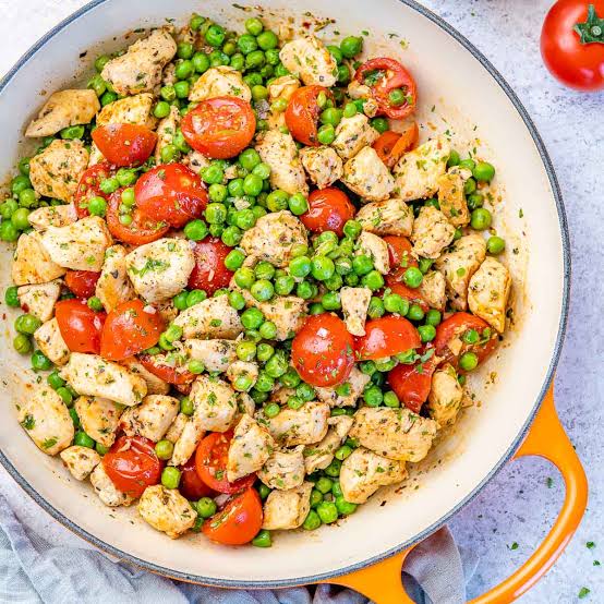 Tasty chicken skillet 😋🤤
.
.
#eceguerel #GrandeFratello #โหนกระแส <a href="/_BTS_JUNGUKK/">JK⭐︎</a> <a href="/AlanaCowell1/">Alana Cowell</a> <a href="/Andyk191629/">kitchen gardener</a> <a href="/DianaSerrano682/">Home cooking</a> <a href="/elonmusk/">Elon Musk</a>