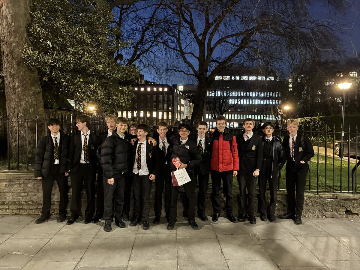 Hampton boys on their way to Elektra (featuring Brie Larson) last night. A very Greek, very punky, and rather mad production. Great fun!