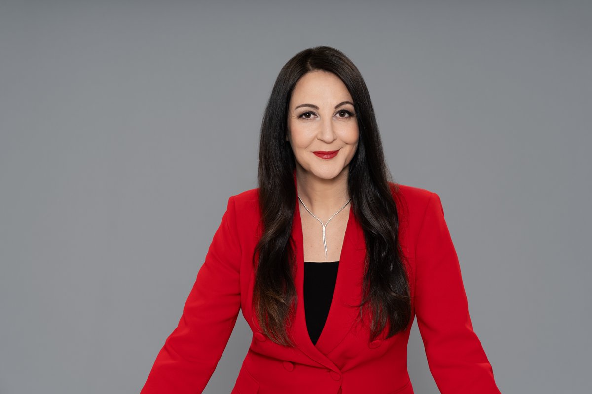 emba_uzh's tweet image. #AlumniStars
Melek Ates, – a leader in banking and digital transformation!
“You can’t fight the wind, but you can align your kite with it.”
On International Women’s Day 2025 we celebrate leaders like Melek who are shaping the future.
emba.uzh.ch/de/aktuelles/M…
#uzh #IWD2025