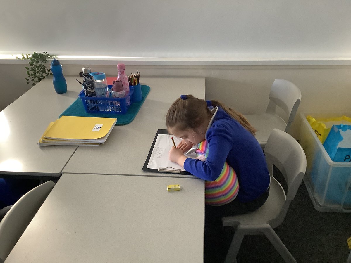 ReinwoodJuniors's tweet image. #RJS3C had a great #WBD25 by creating our dream reading space. We used our blankets and teddies to get comfy when completing the work. #RJSReading