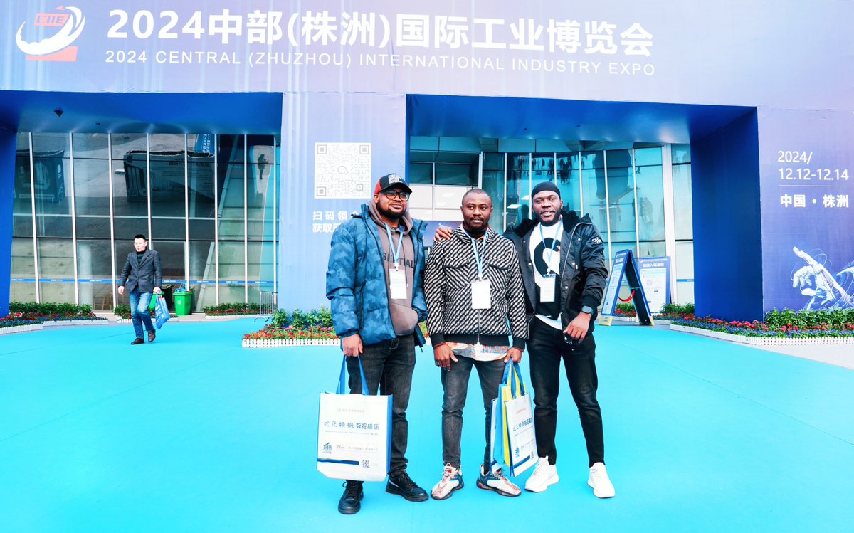 vincentchidi6's tweet image. Good morning Netizens!
You want to start a business? You already have one running and you need quality products at the best prices from China 🇨🇳? We are here to assist you with all your product sourcing and shipping needs. ANY PRODUCT. Send a DM.
Please Retweet! 🇨🇳 🤝