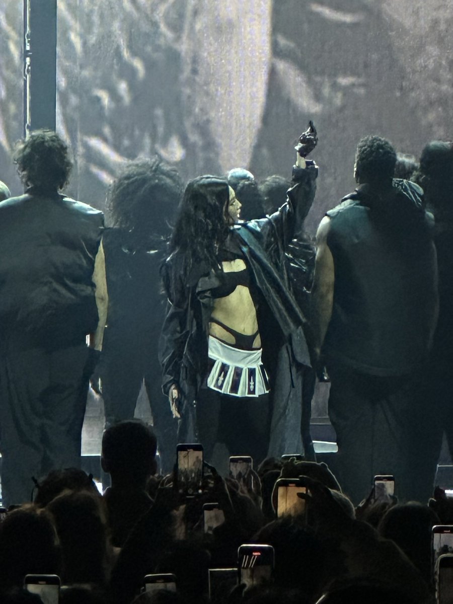 BayAreaBlink's tweet image. The Ruby experience was amazing #JENNIE  I loved every minute of it. The dancing, the sadness, the love, the vulnerability and the gratitude. Im so glad to be the first to hear #Ruby  live and Im so proud of you. #RubyExperience  #Handlebars #damnright #likejennie