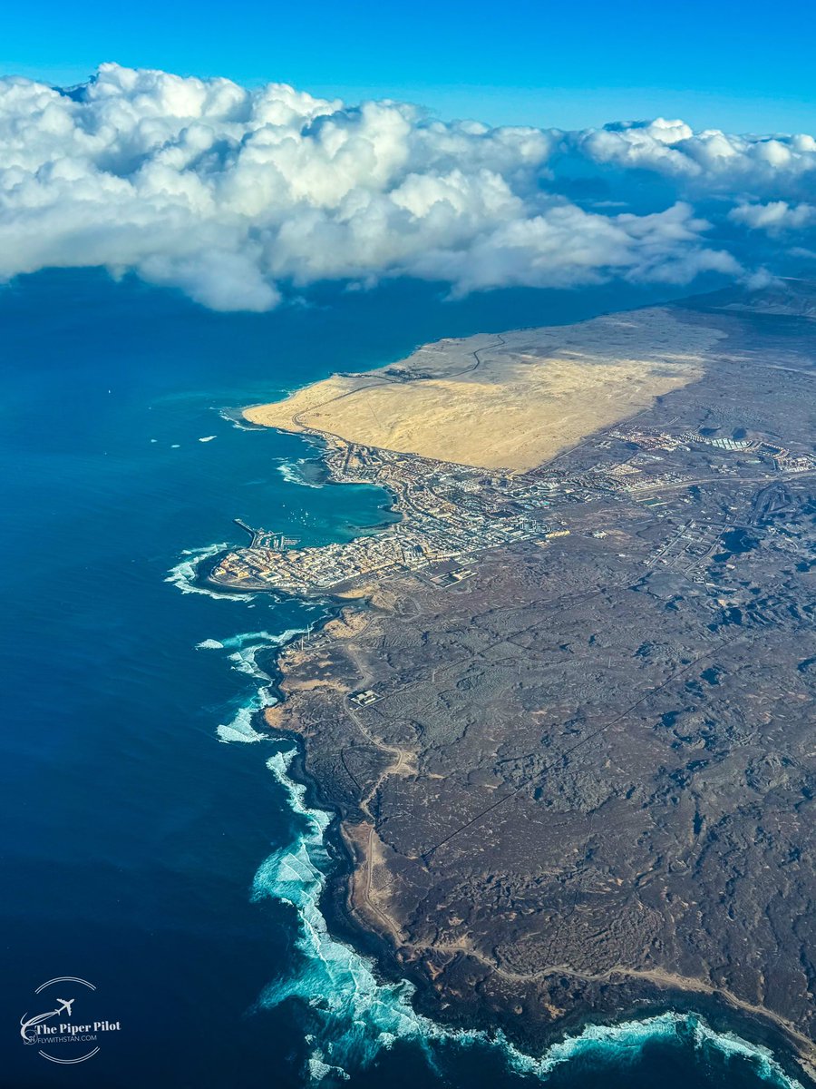 stani320's tweet image. Corralejo, Fuerteventura ⛱️🏖️ #fuerteventura #corralejo #canarias #canaries #avgeek #clouds #sky