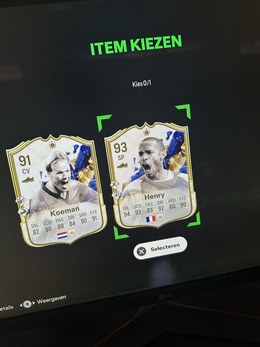 FIFA tweet media