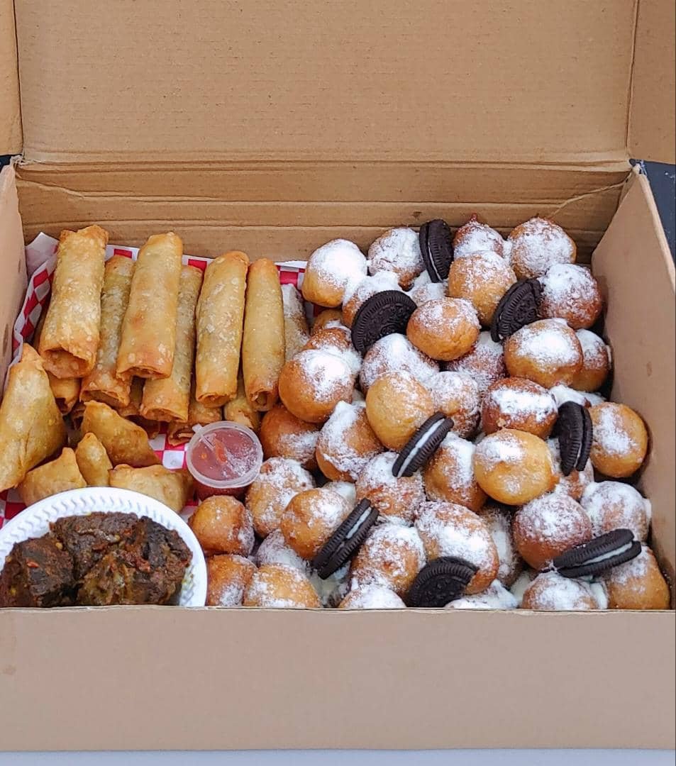 Dea_edibles's tweet image. I had not sold small chops this year at all😞

Who wants to patronize me first😩

Frame 1: #2000
Frame 2: #5000
Frame 3: #12000
Frame 4: #20000 

📍Sango Ota, Ogun State
#iyaloja
#smallchops 
#pastries